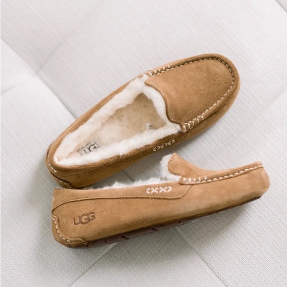 UGG Shoes - NWT! UGG Ashley Slipper!